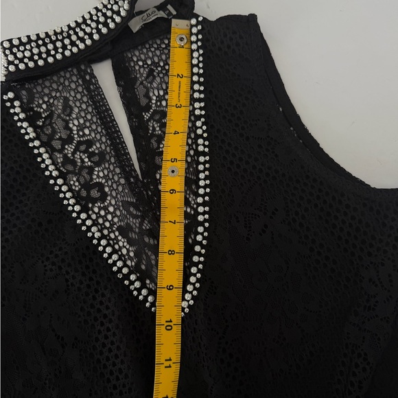 Clio Black Lace Sleeveless Blouse - Picture 8 of 12